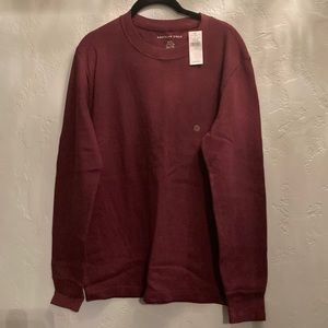 American Eagle Raglan shirt